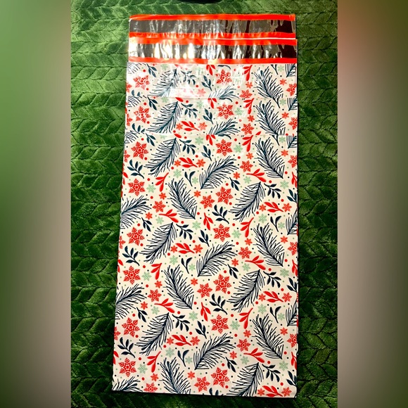 20 - 10 X 13 - Non Padded - Mistletoe / Holly - Poly Mailers - Picture 4 of 5
